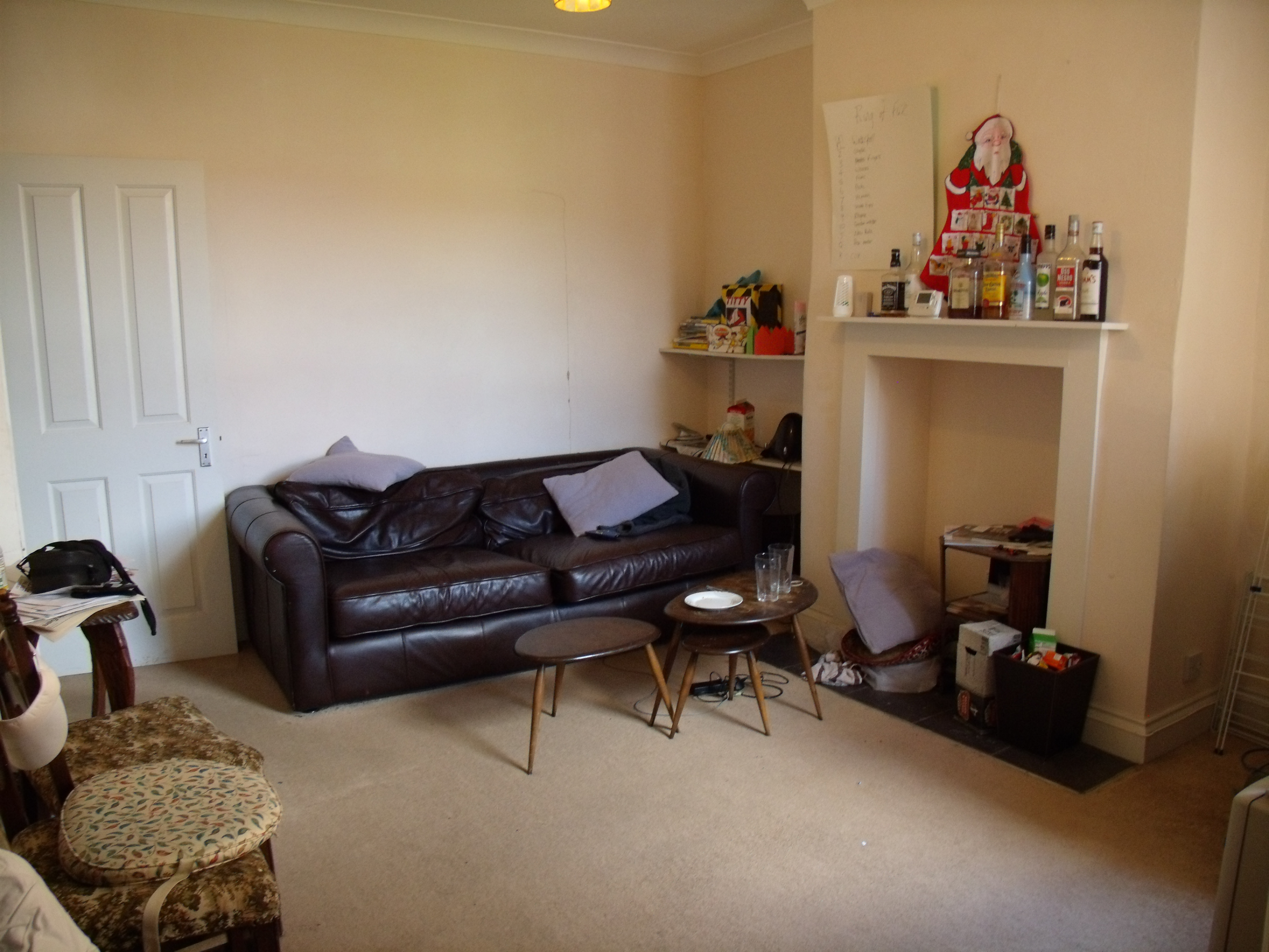Living room 1.JPG